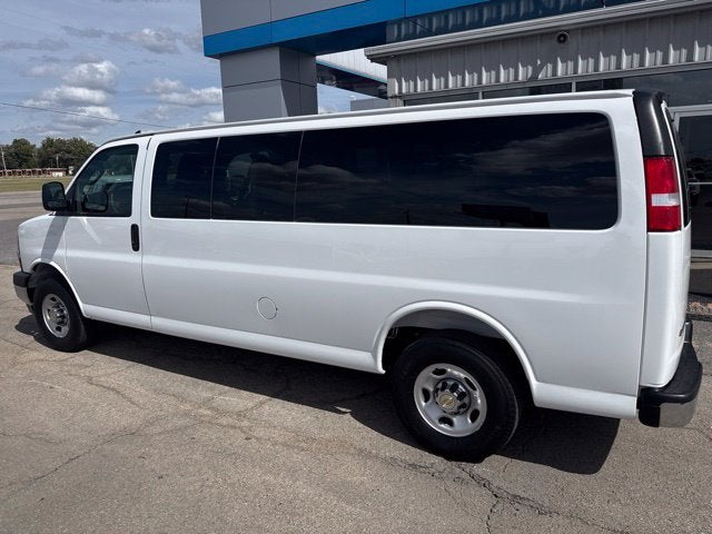 2025 Chevrolet Express 3500 LT Passenger