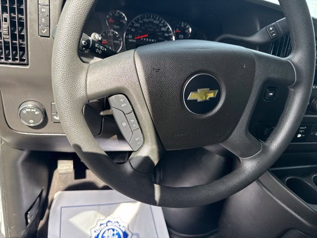 2025 Chevrolet Express 3500 LT Passenger