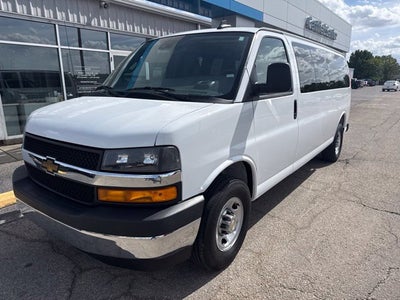 2025 Chevrolet Express 3500 LT Passenger