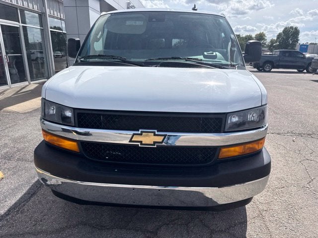2025 Chevrolet Express 3500 LT Passenger