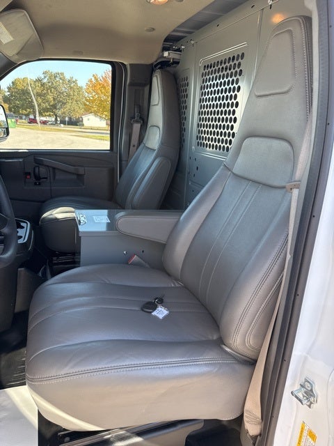 2025 Chevrolet Express 3500 Work Van Cargo