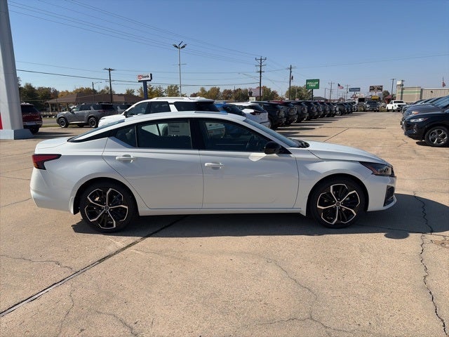 2025 Nissan Altima 2.5 SR