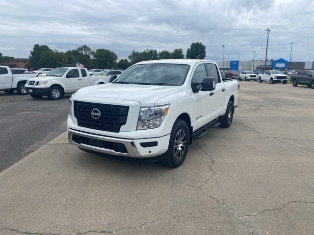 2024 Nissan Titan SV