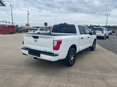 2024 Nissan Titan SV