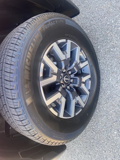 2024 Nissan Frontier SL