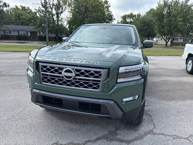 2024 Nissan Frontier SL