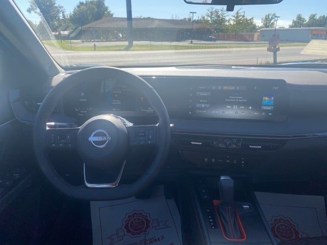 2025 Nissan Kicks SR