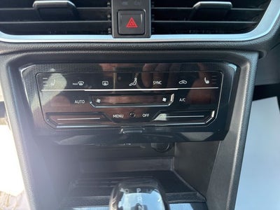 2025 Volkswagen Taos 1.5T SE