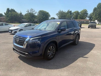 2025 Nissan Pathfinder SV