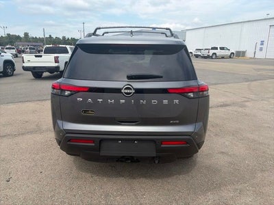 2025 Nissan Pathfinder SV