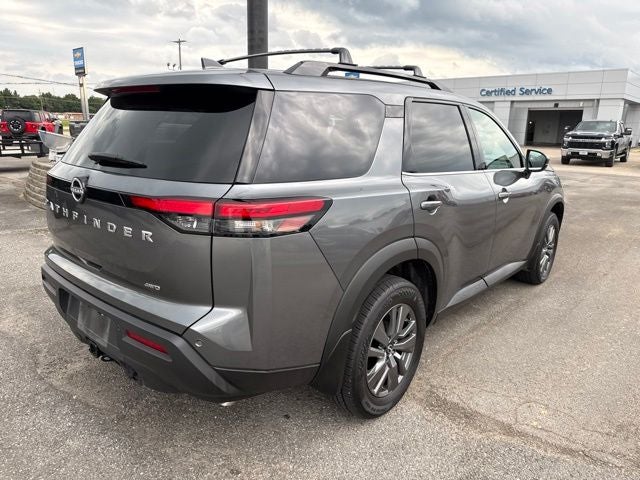 2025 Nissan Pathfinder SV
