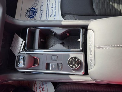 2026 Nissan Pathfinder SV