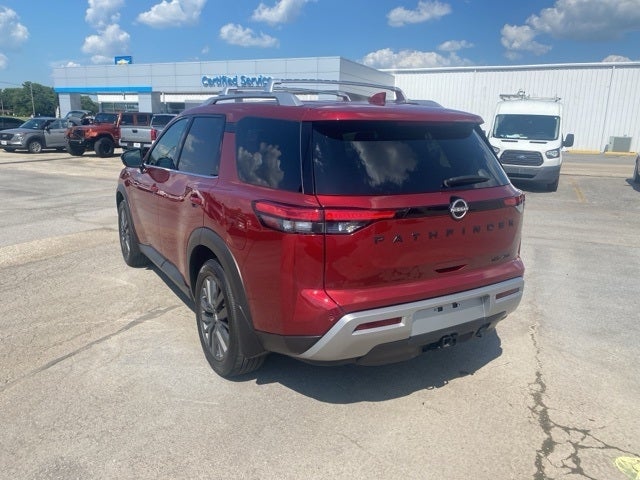 2024 Nissan Pathfinder SL