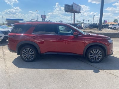 2024 Nissan Pathfinder SL
