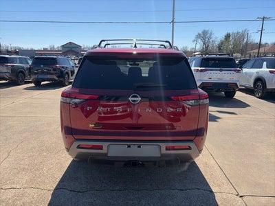 2026 Nissan Pathfinder SL