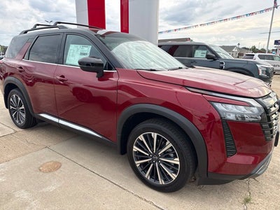2026 Nissan Pathfinder Platinum
