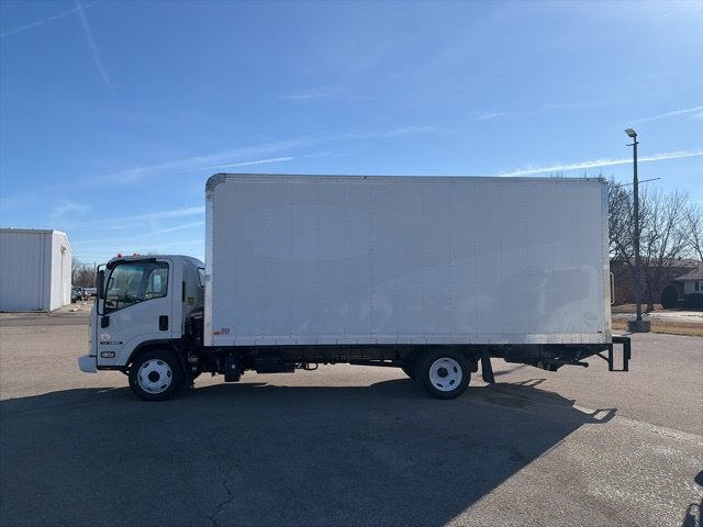 2022 Isuzu NRR Box truck