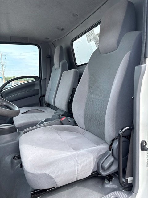 2022 Isuzu NRR Box truck